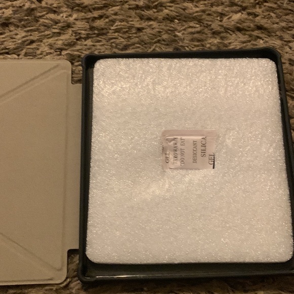 KOBO LIBRA H20 - Picture 2 of 3